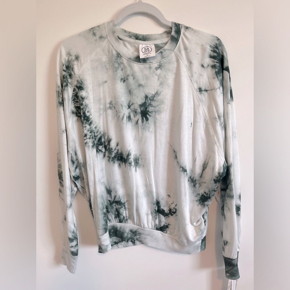 NWT Sage Collective Green Tie Dye Long Sleeve Lightweight Sweater - Picture 1 of 7